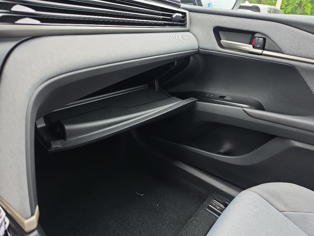 New 2026 Toyota Camry LE AWD/4WD image 29