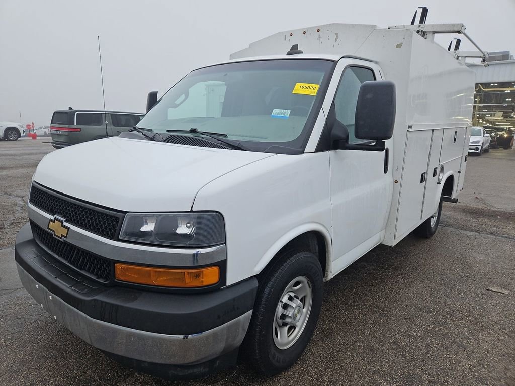 Used 2022 Chevrolet Express 3500 w/ Power Convenience Package image 3