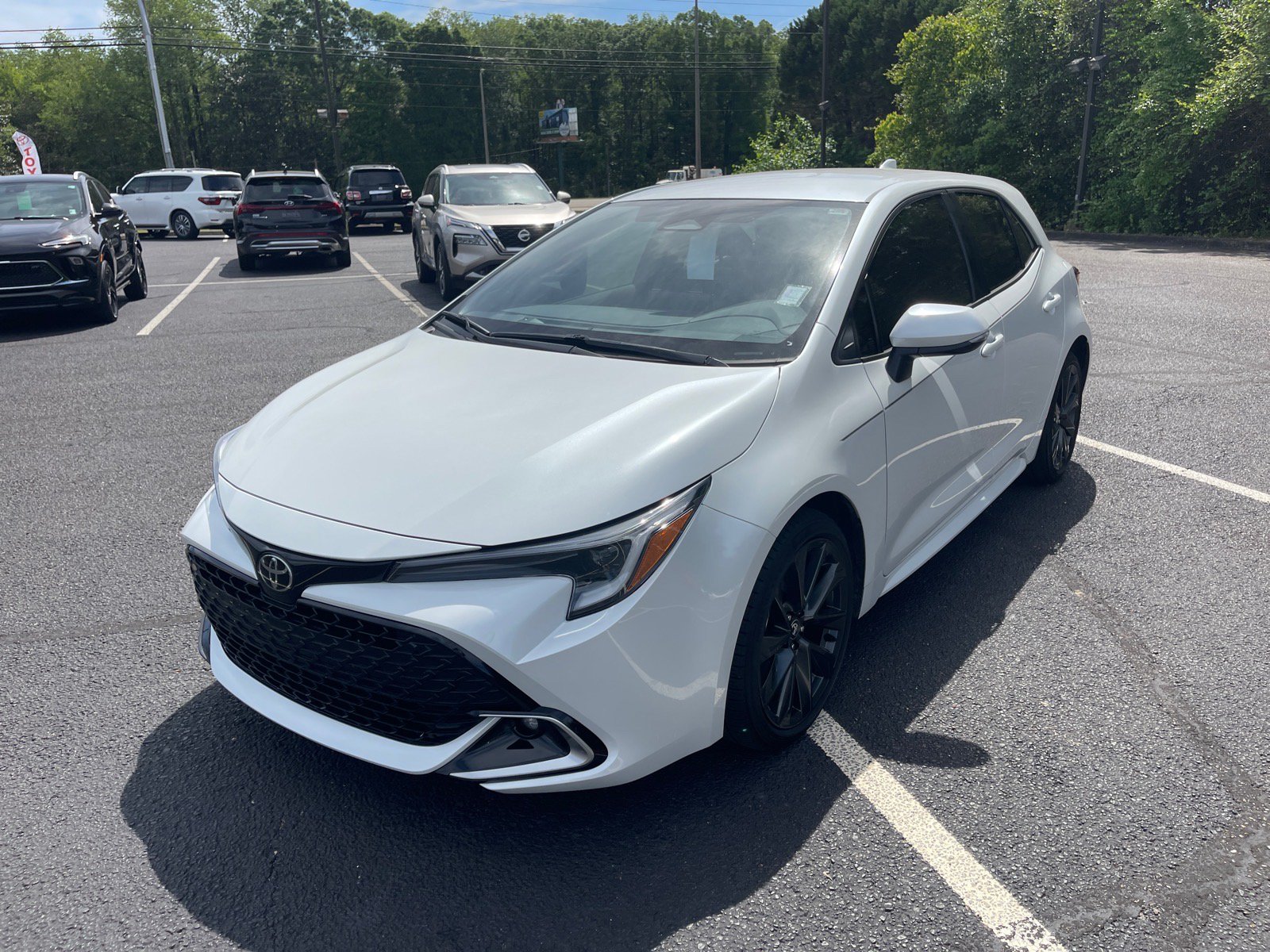 Used 2025 Toyota Corolla XSE FWD image 3