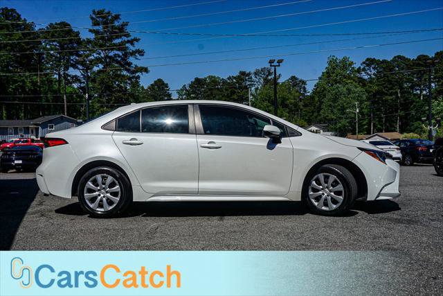 Used 2020 Toyota Corolla LE image 2