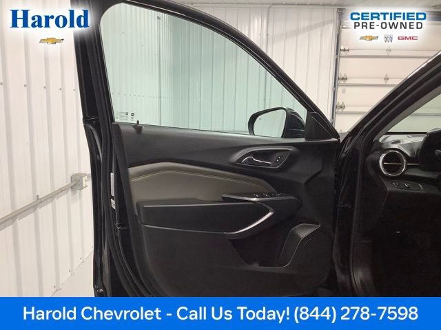 Used 2025 Chevrolet Trax ACTIV image 14
