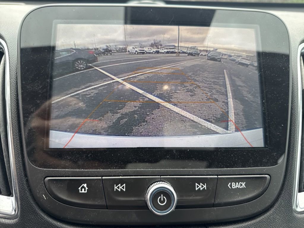 Used 2018 Chevrolet Malibu LT w/ Driver Confidence Package image 19