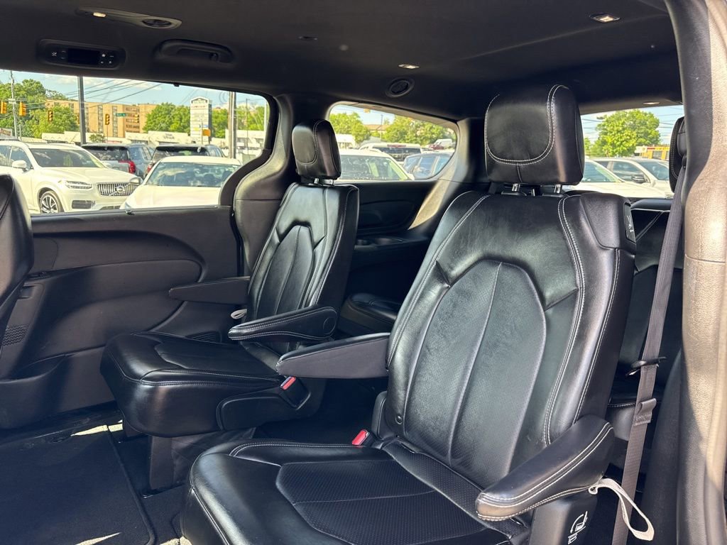 Used 2025 Chrysler Pacifica Select FWD image 26