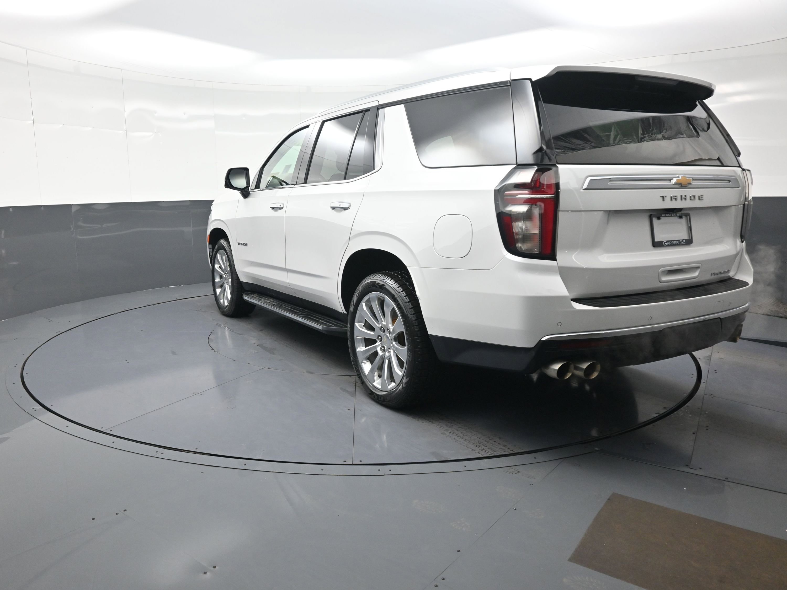 Used 2021 Chevrolet Tahoe Premier w/ Premium Package image 5