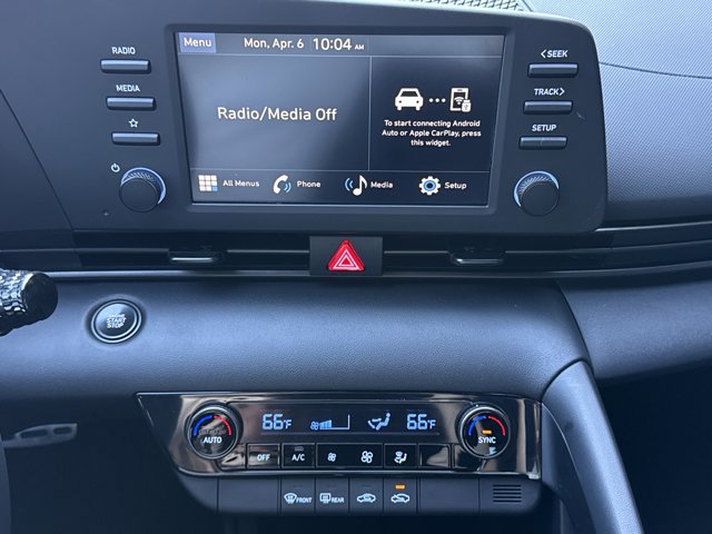 Used 2025 Hyundai Elantra Sport image 14