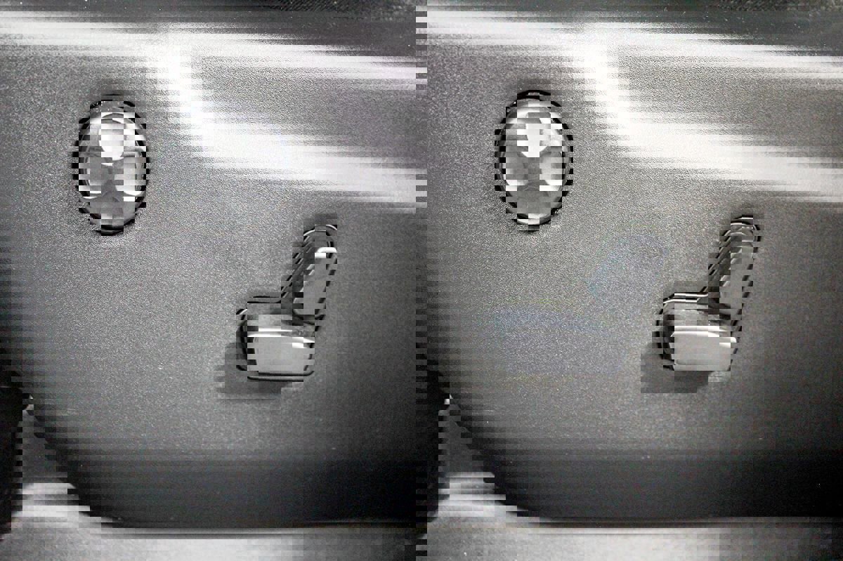 Used 2020 Jeep Grand Cherokee Altitude image 18