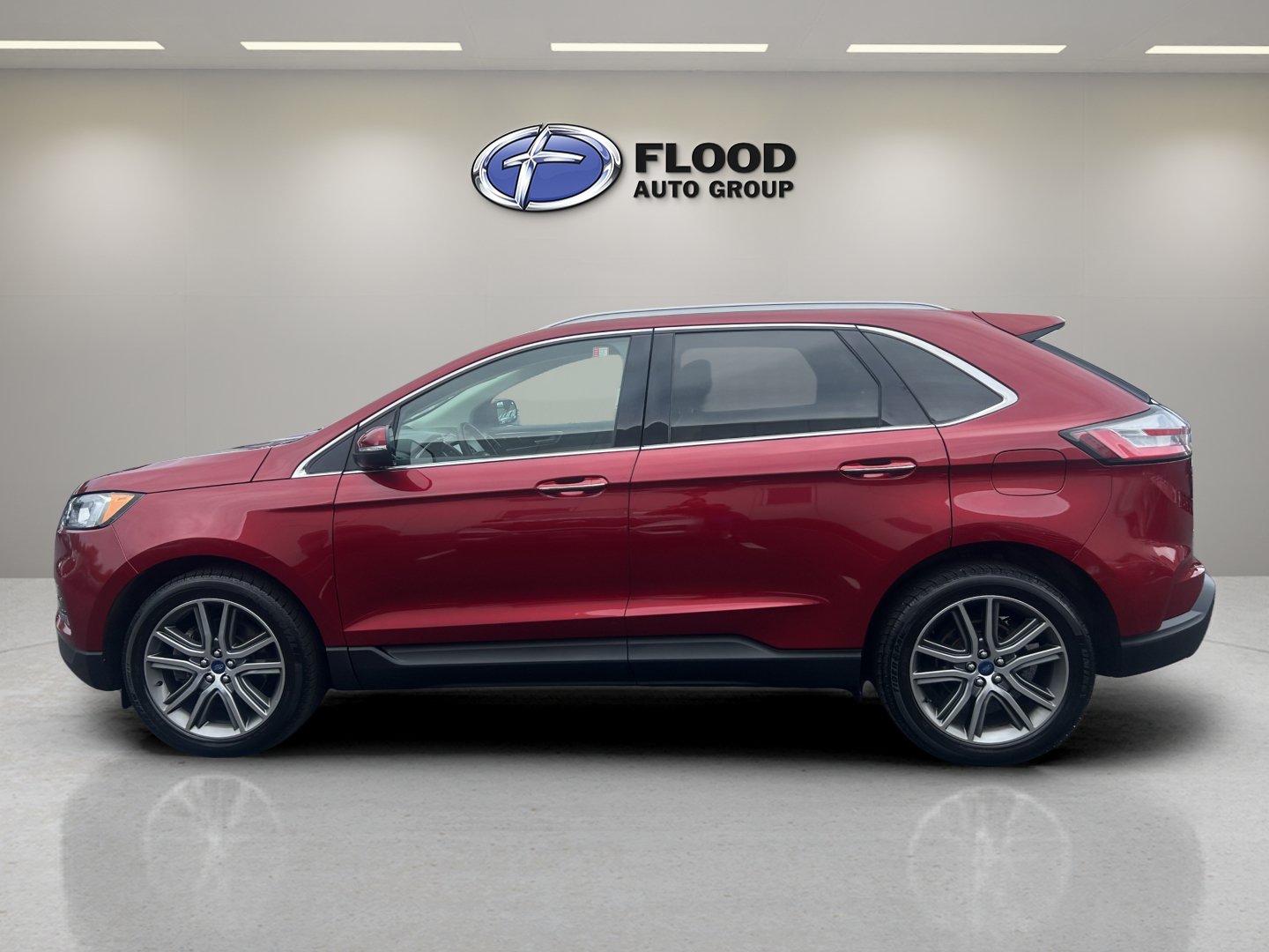 Used 2019 Ford Edge Titanium w/ Cold Weather Package AWD/4WD image 5