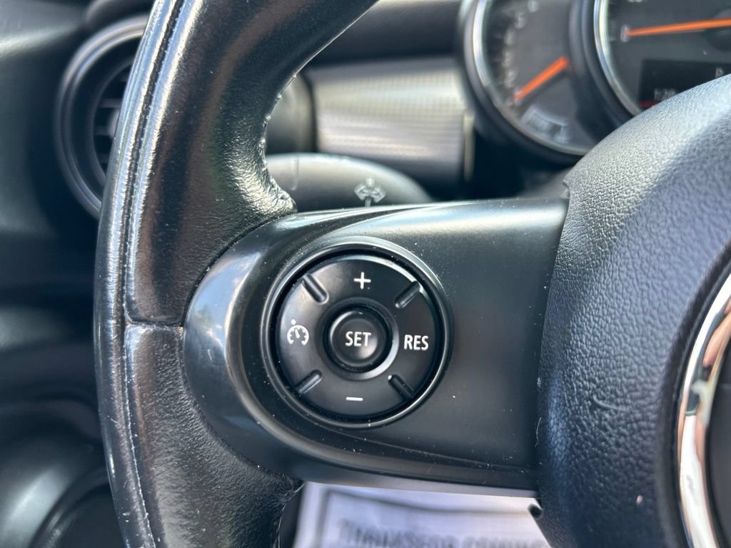 Used 2015 MINI Cooper 4-Door Hardtop FWD image 17