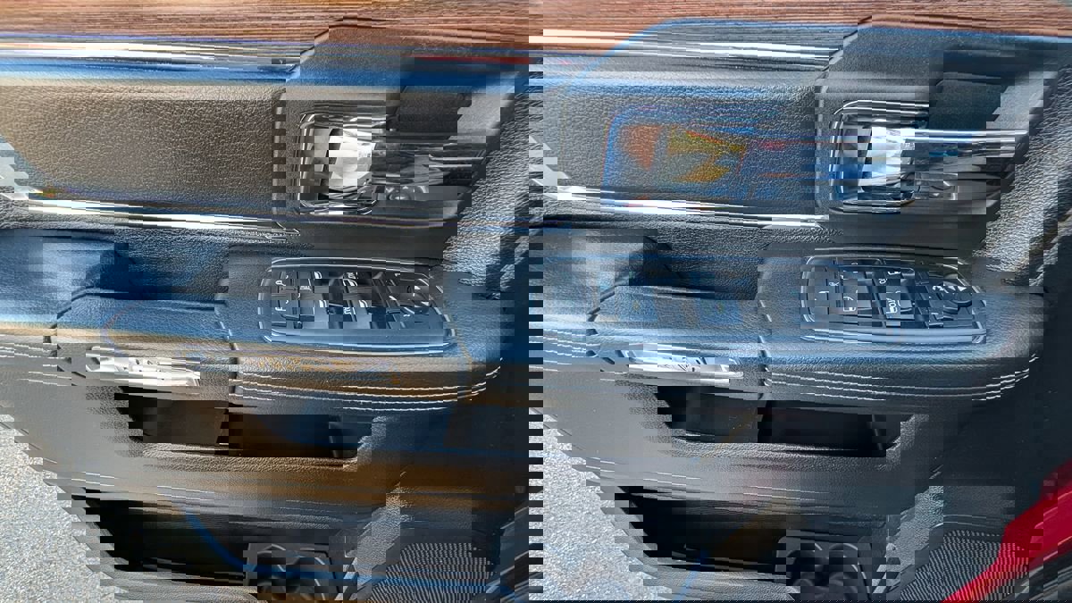 Used 2014 RAM 1500 Laramie w/ Convenience Group image 16