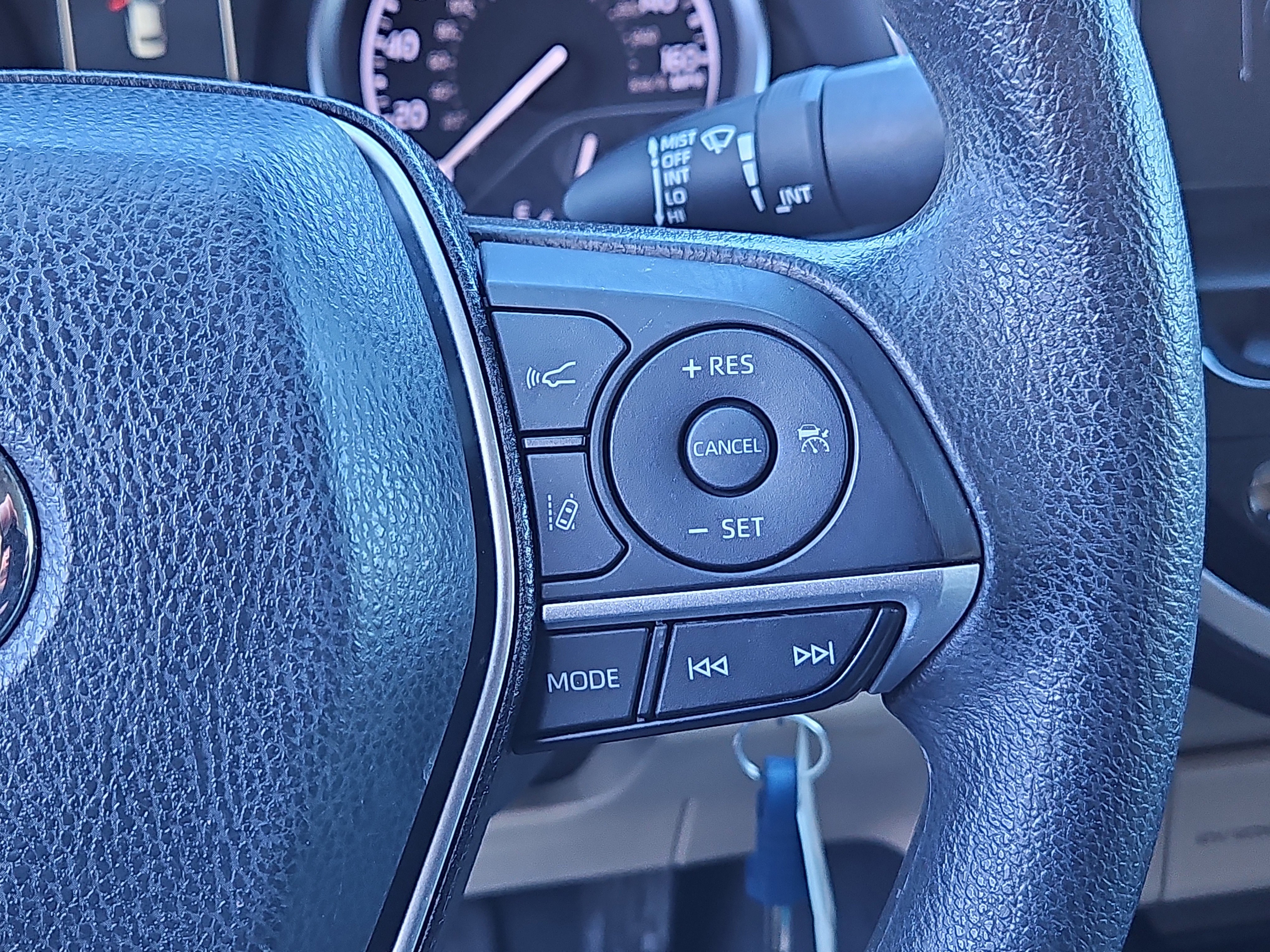 Used 2022 Toyota Camry LE image 12