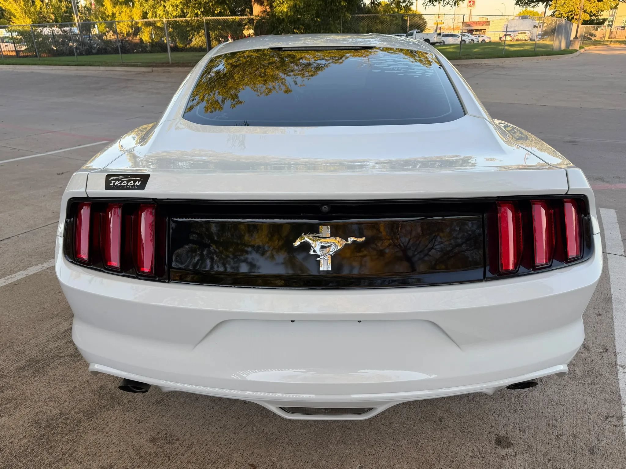 Used 2016 Ford Mustang Coupe RWD image 7
