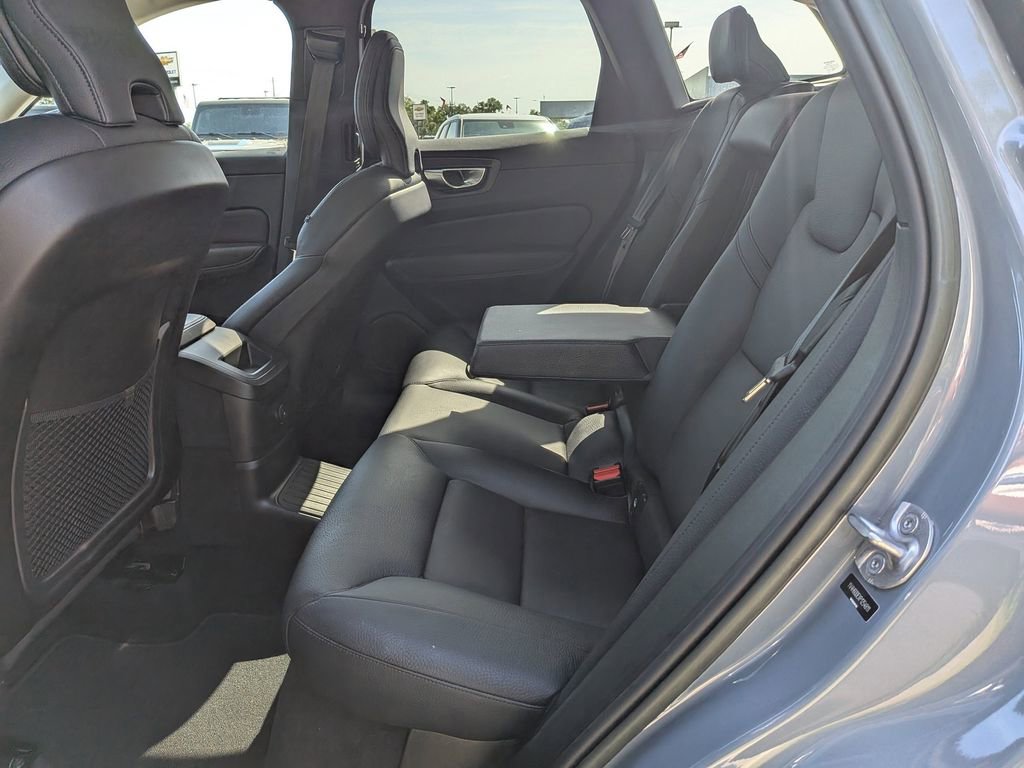 Used 2023 Volvo XC60 T8 Plus AWD/4WD image 13