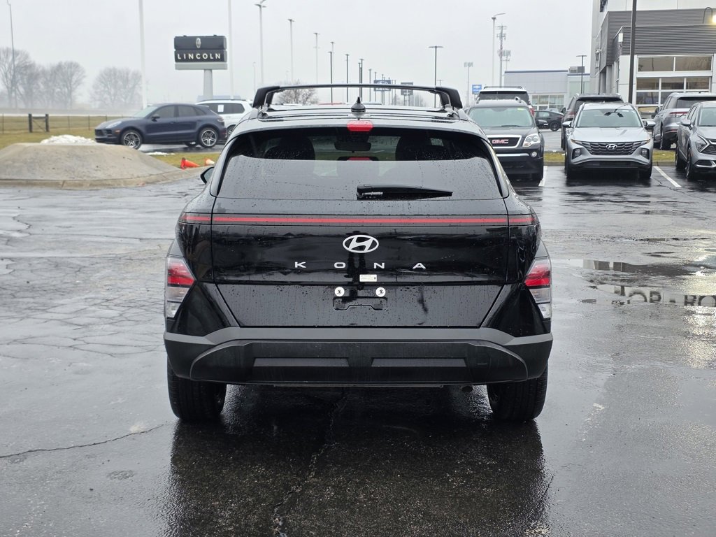 Used 2025 Hyundai Kona SEL image 4