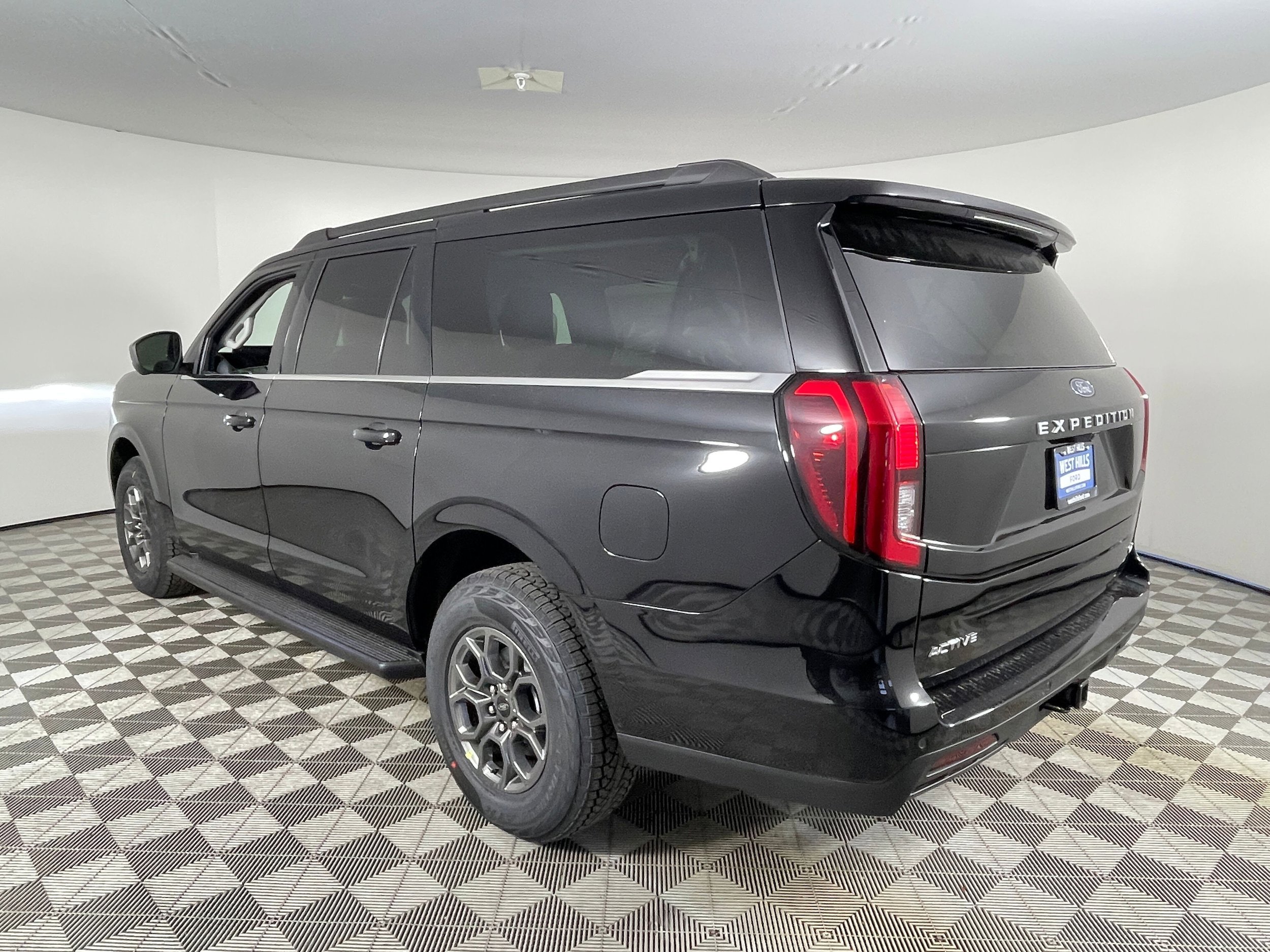 New 2025 Ford Expedition Max Active image 5