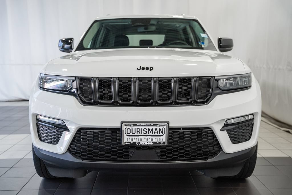 Certified 2023 Jeep Grand Cherokee Limited w/ Black Appearance Package AWD/4WD image 2