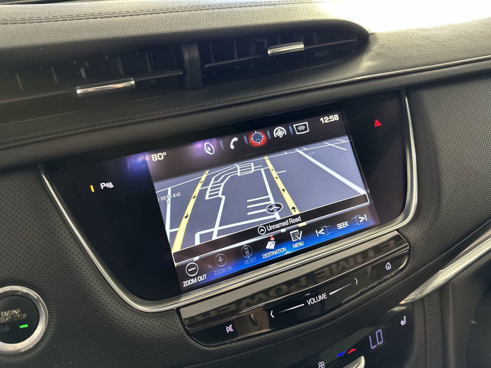 Used 2017 Cadillac XT5 Luxury w/ Driver Awareness Package image 18