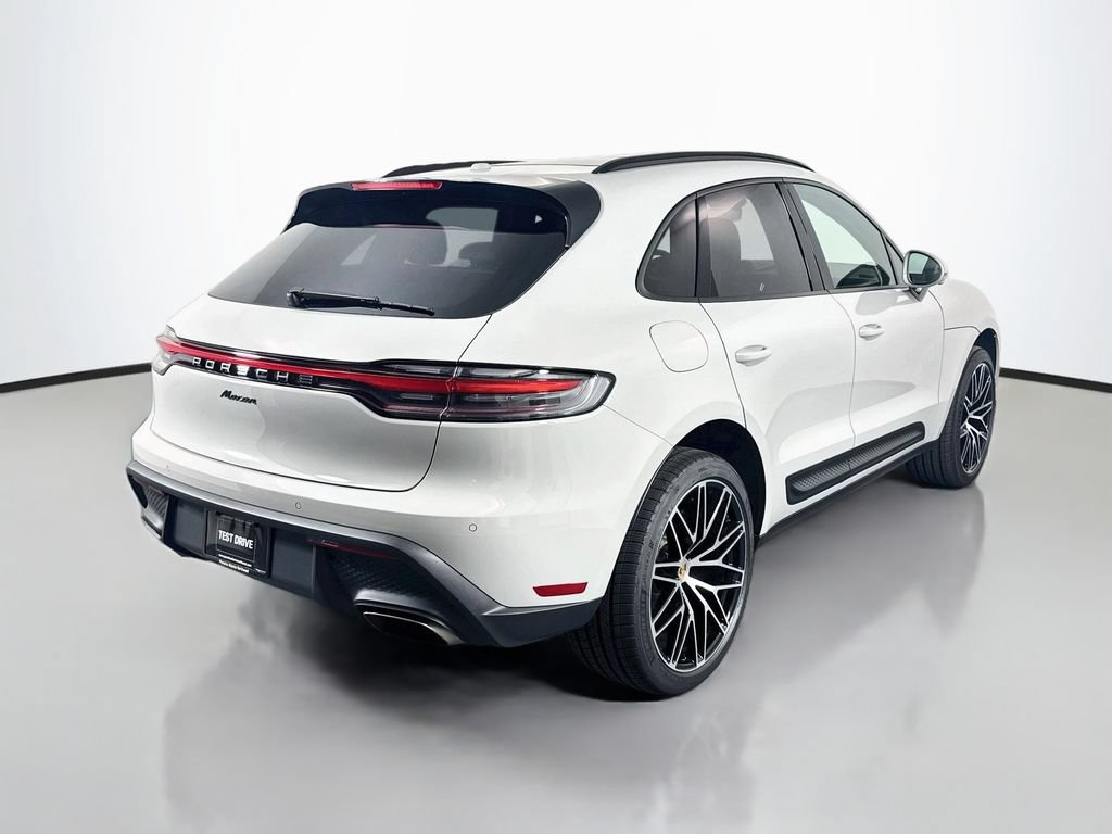 Certified 2026 Porsche Macan AWD/4WD image 9