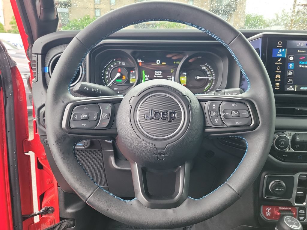 Certified 2025 Jeep Wrangler Unlimited Rubicon 4xe w/ Convenience Group AWD/4WD image 21