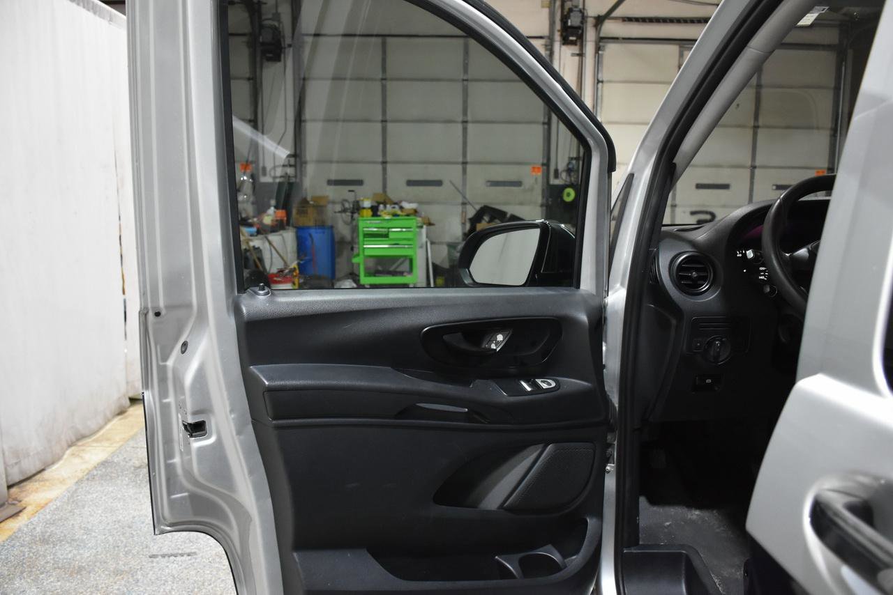 Used 2016 Mercedes-Benz Metris Passenger image 12