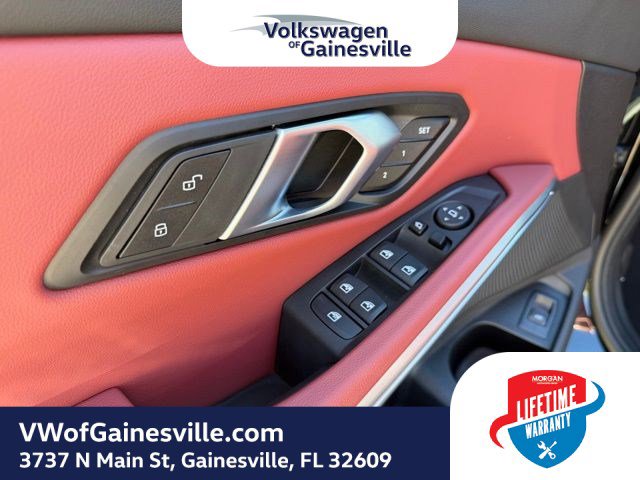 Used 2025 BMW 330i Sedan w/ Convenience Package image 17
