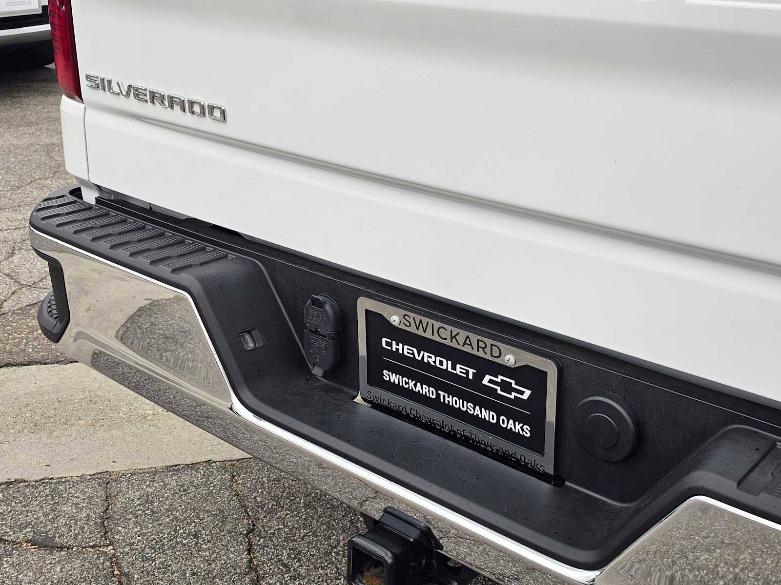 Used 2025 Chevrolet Silverado 1500 LT w/ Convenience Package II image 13