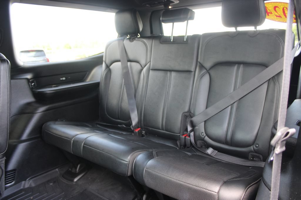 Used 2024 Jeep Wagoneer Series II AWD/4WD image 32