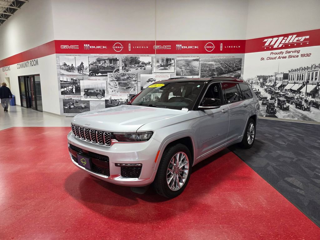 Used 2024 Jeep Grand Cherokee L Summit w/ Luxury Tech Group V image 8