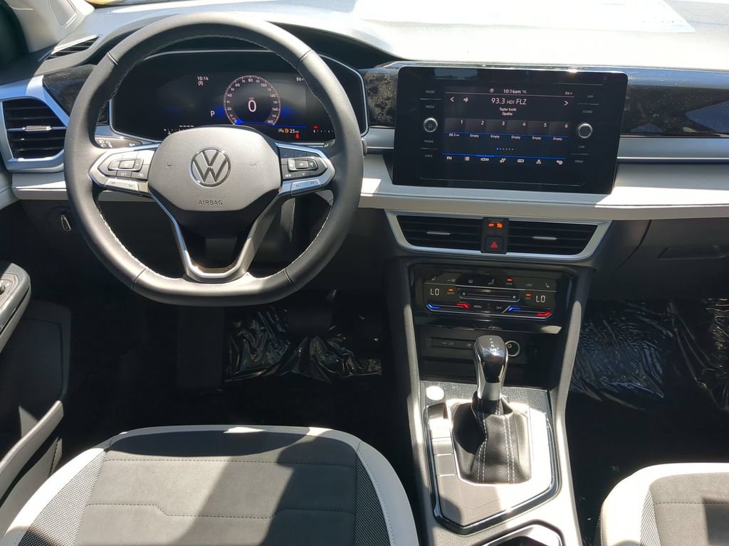 New 2026 Volkswagen Taos SE FWD image 13