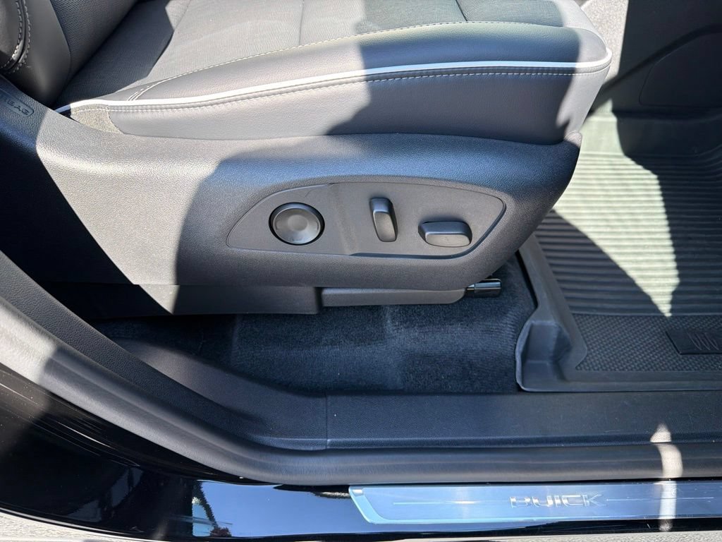 Used 2025 Buick Enclave Preferred w/ LPO, Floor Liner Package FWD image 37