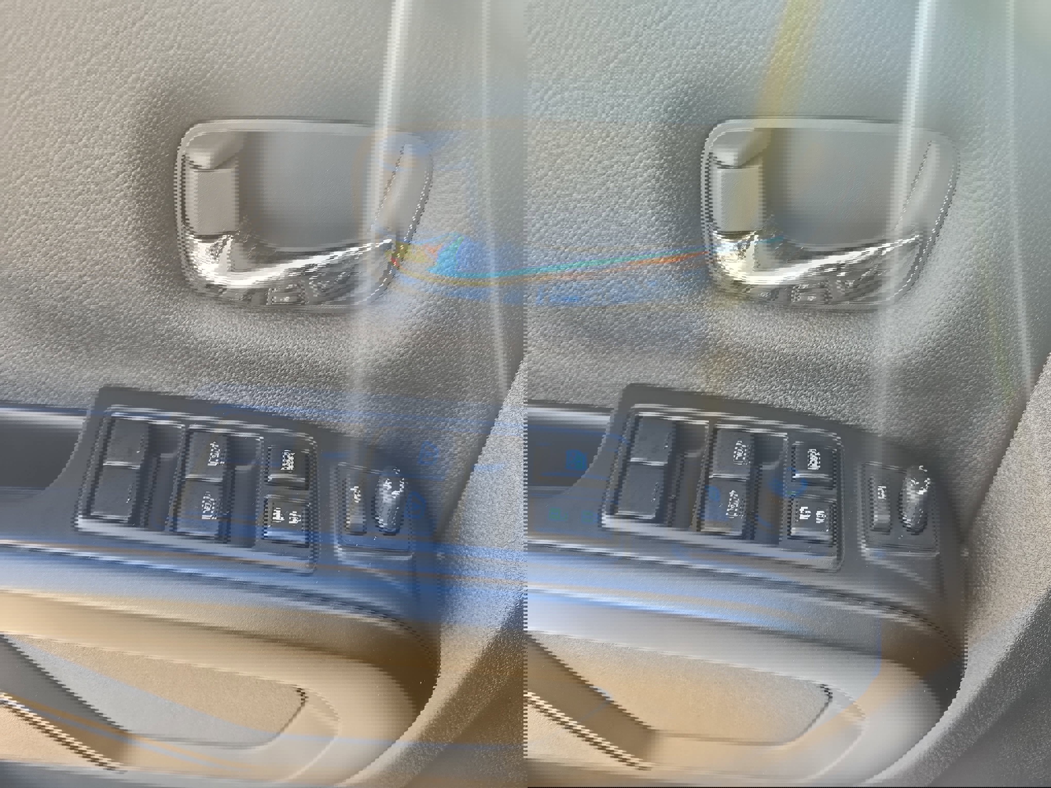 Used 2023 Nissan Titan PRO-4X w/ Pro-4x Convenience Package image 30