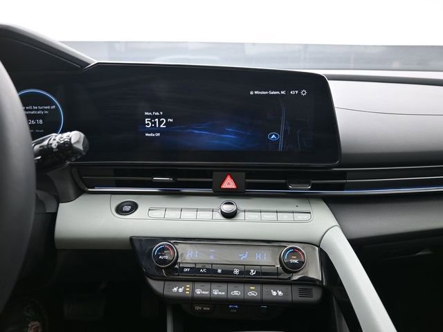 Used 2024 Hyundai Elantra Limited image 11