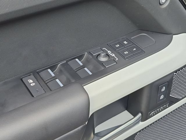 Used 2024 Land Rover Defender 110 SE AWD/4WD image 13