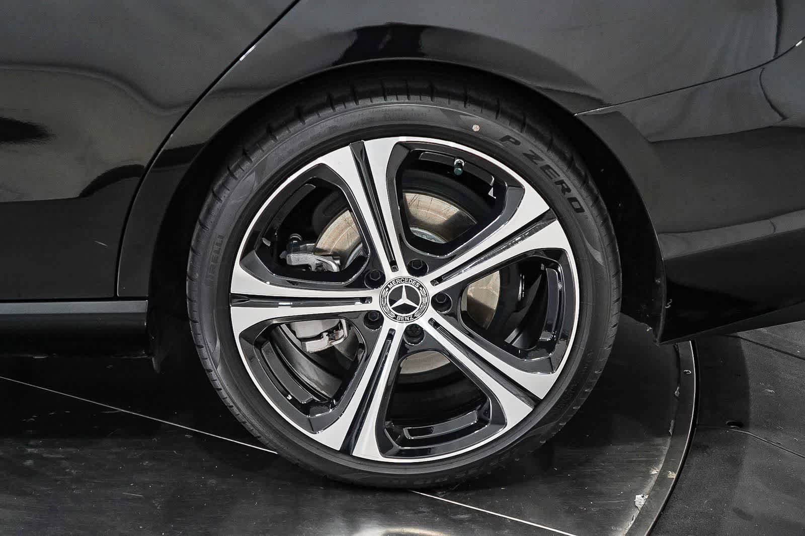 Used 2023 Mercedes-Benz C 300 Sedan image 10