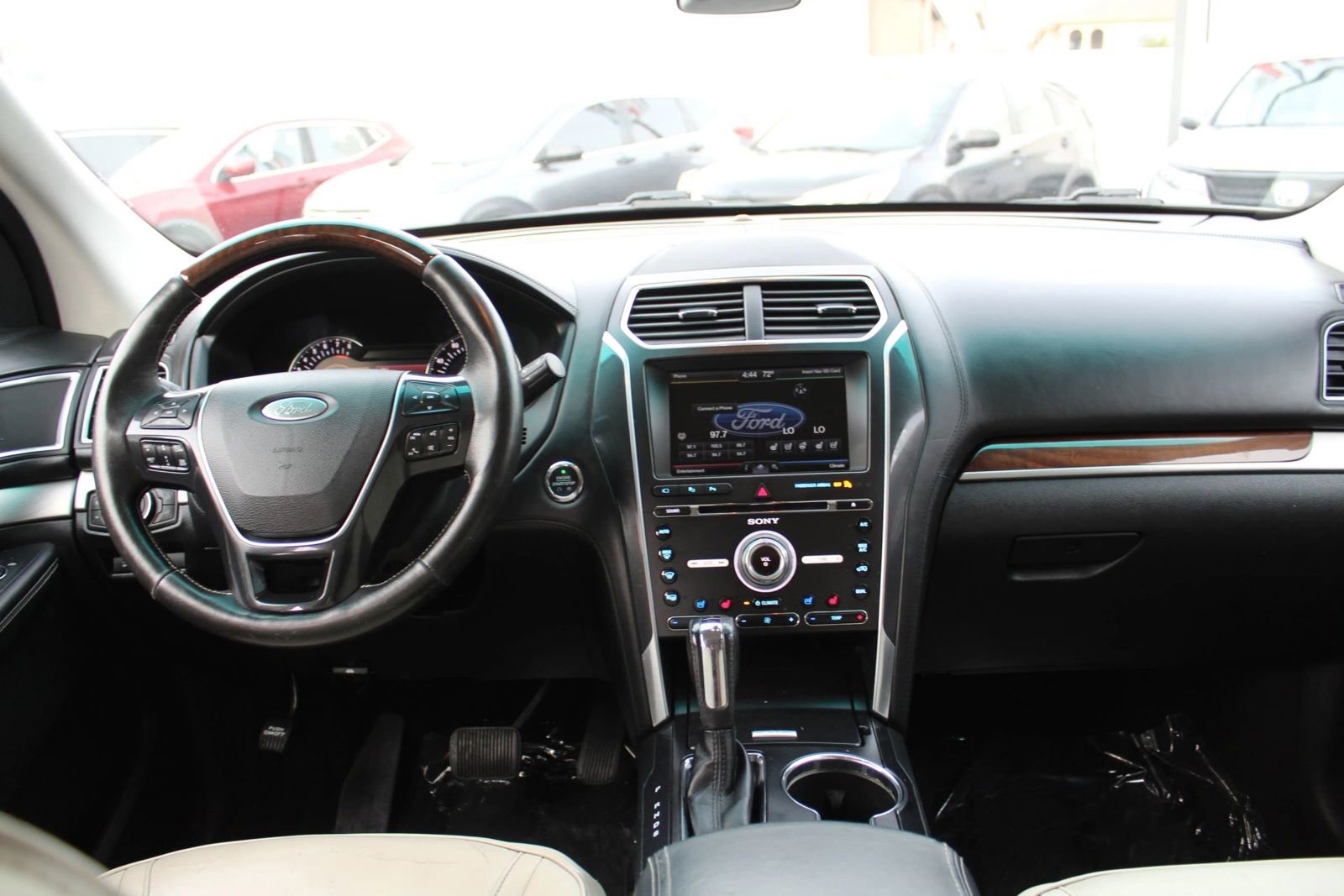 Used 2016 Ford Explorer Platinum AWD/4WD image 14