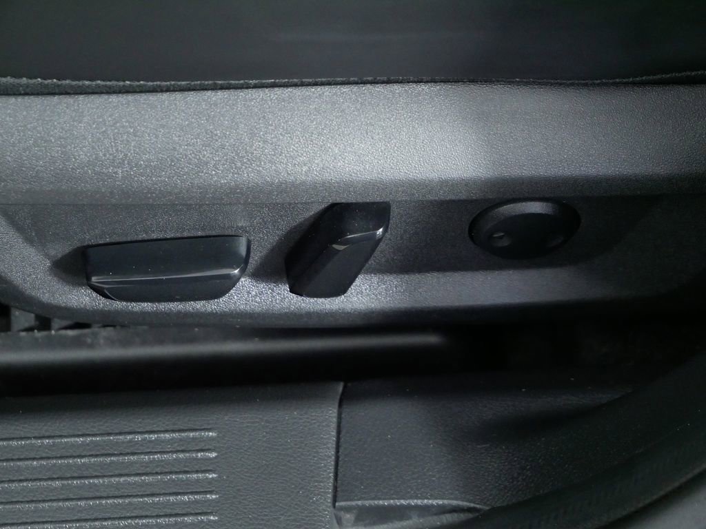 Used 2023 Nissan Rogue SV w/ SV Premium B Package image 22