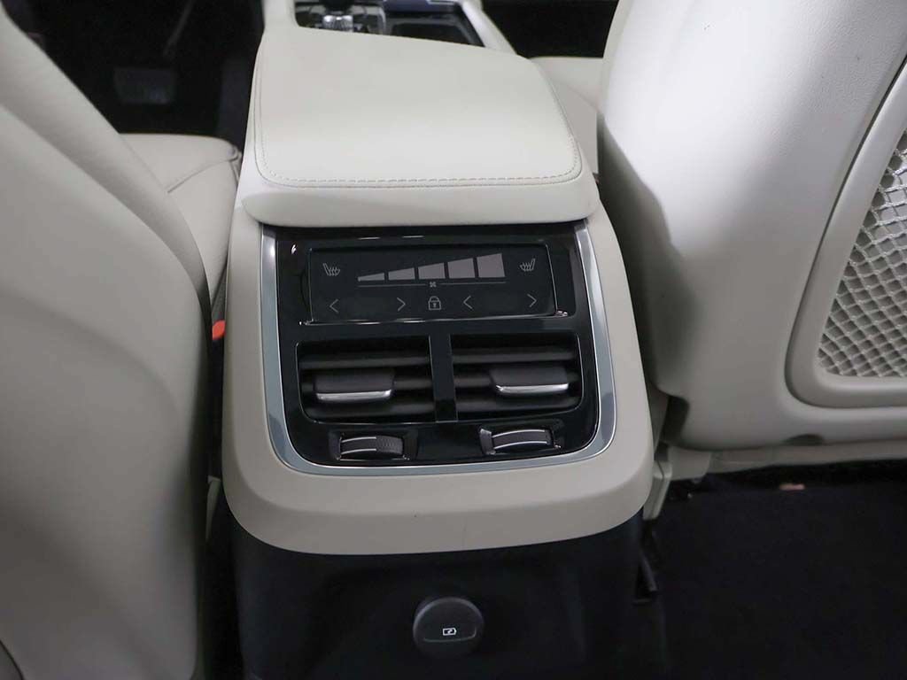 Used 2024 Volvo XC90 T8 Plus w/ Protection Package Premier AWD/4WD image 60