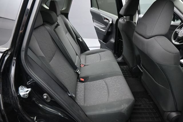 Used 2024 Toyota RAV4 XLE FWD image 16