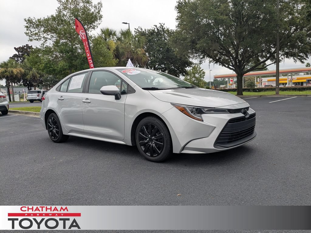 Certified 2024 Toyota Corolla LE FWD image 1