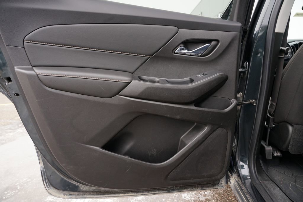 Used 2021 Chevrolet Traverse LT w/ LPO, Floor Liner Package image 19
