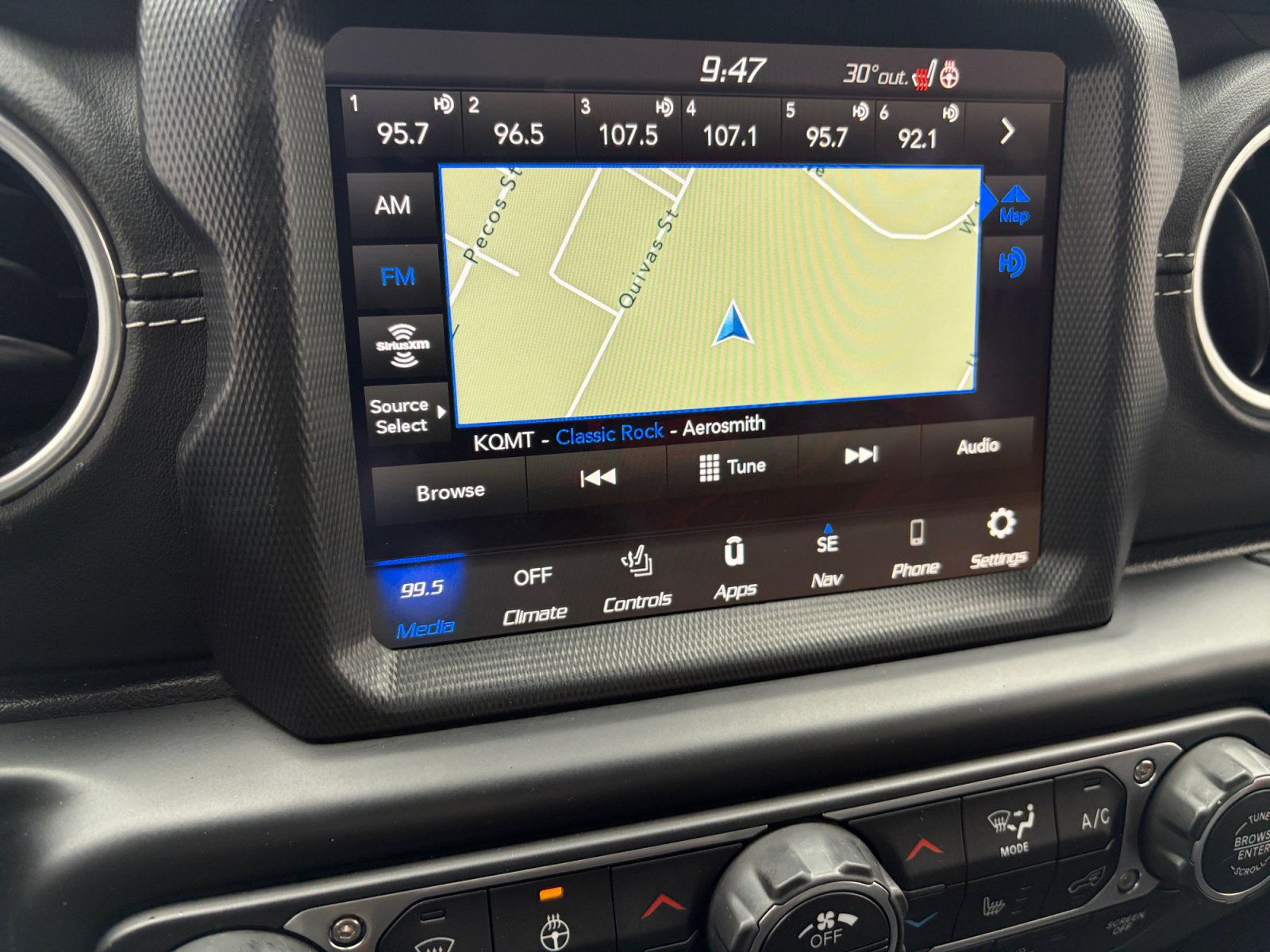 Used 2020 Jeep Gladiator Overland AWD/4WD image 22