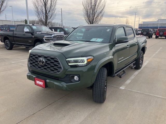 Used 2021 Toyota Tacoma TRD Sport w/ Technology Package image 3