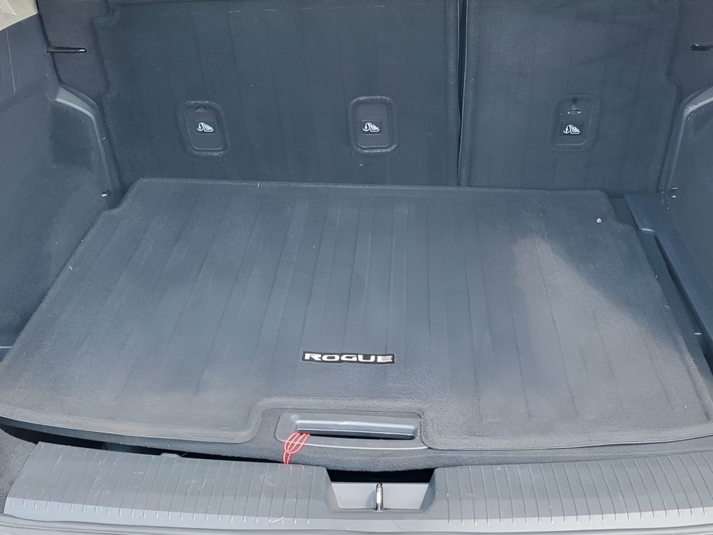 Used 2023 Nissan Rogue SV image 28