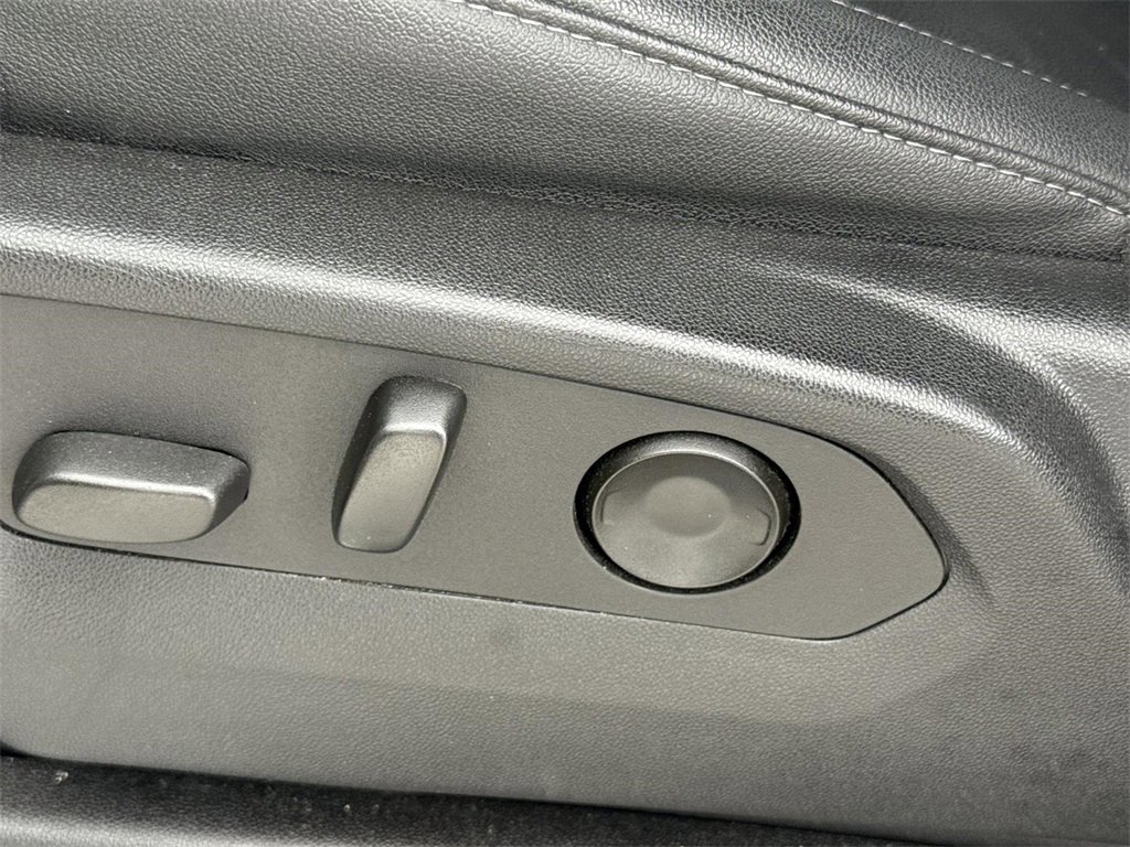 Used 2024 Chevrolet Suburban LT image 35