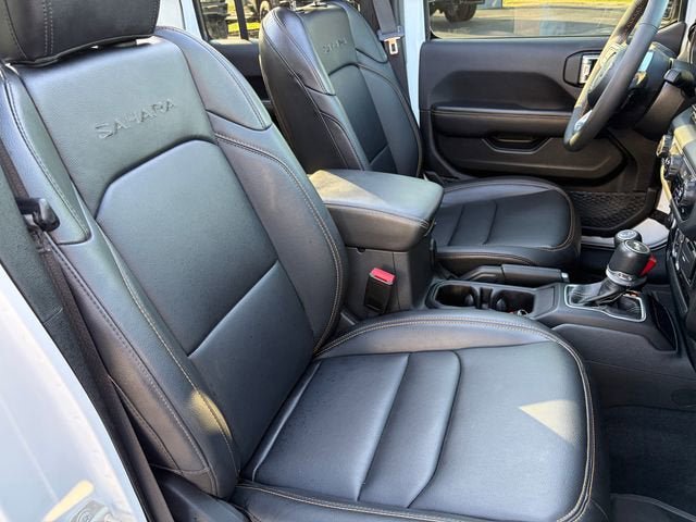 Used 2024 Jeep Wrangler Unlimited Sahara w/ Technology Group AWD/4WD image 47