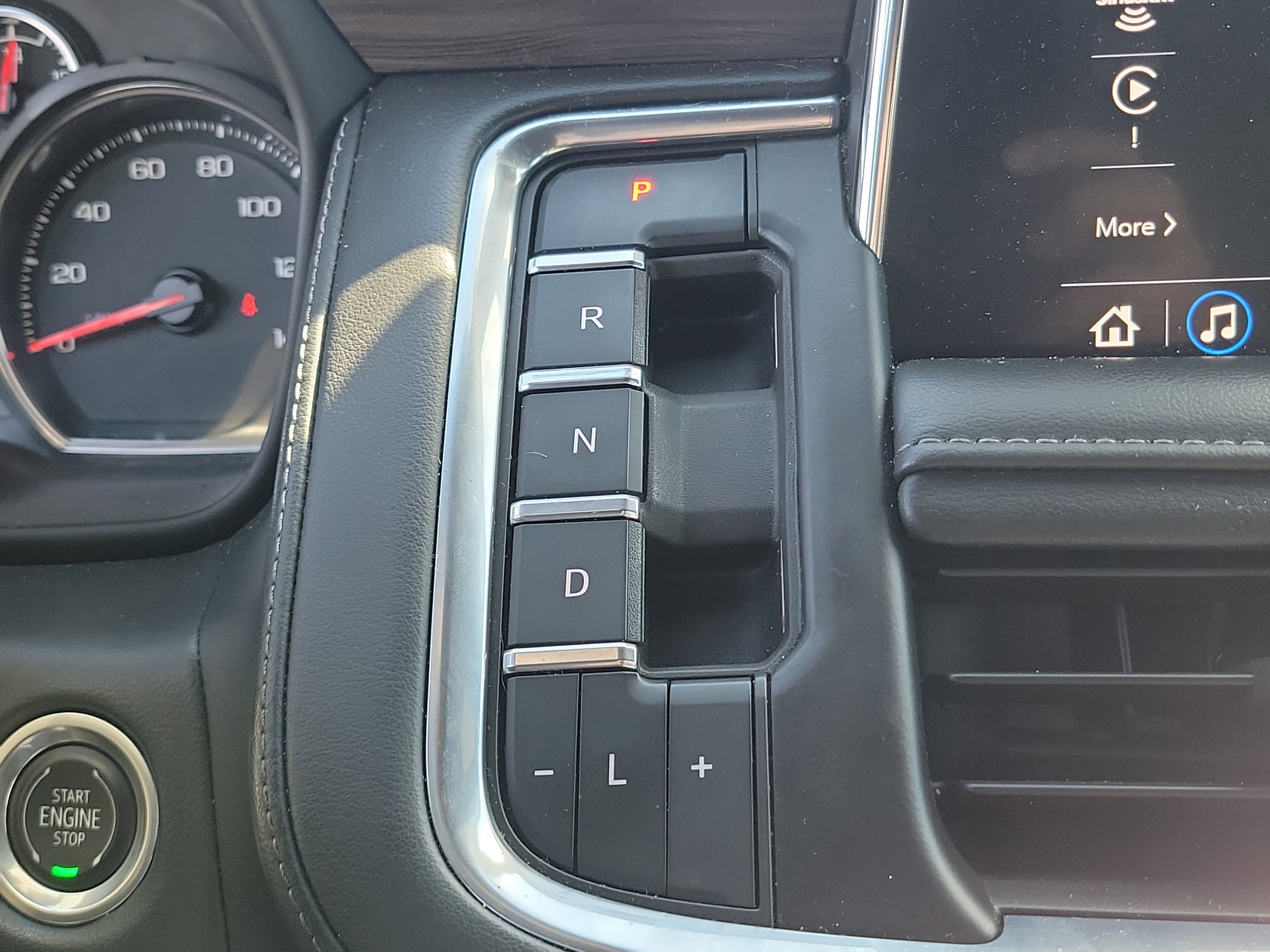 Used 2021 Chevrolet Suburban Z71 w/ Luxury Package image 27