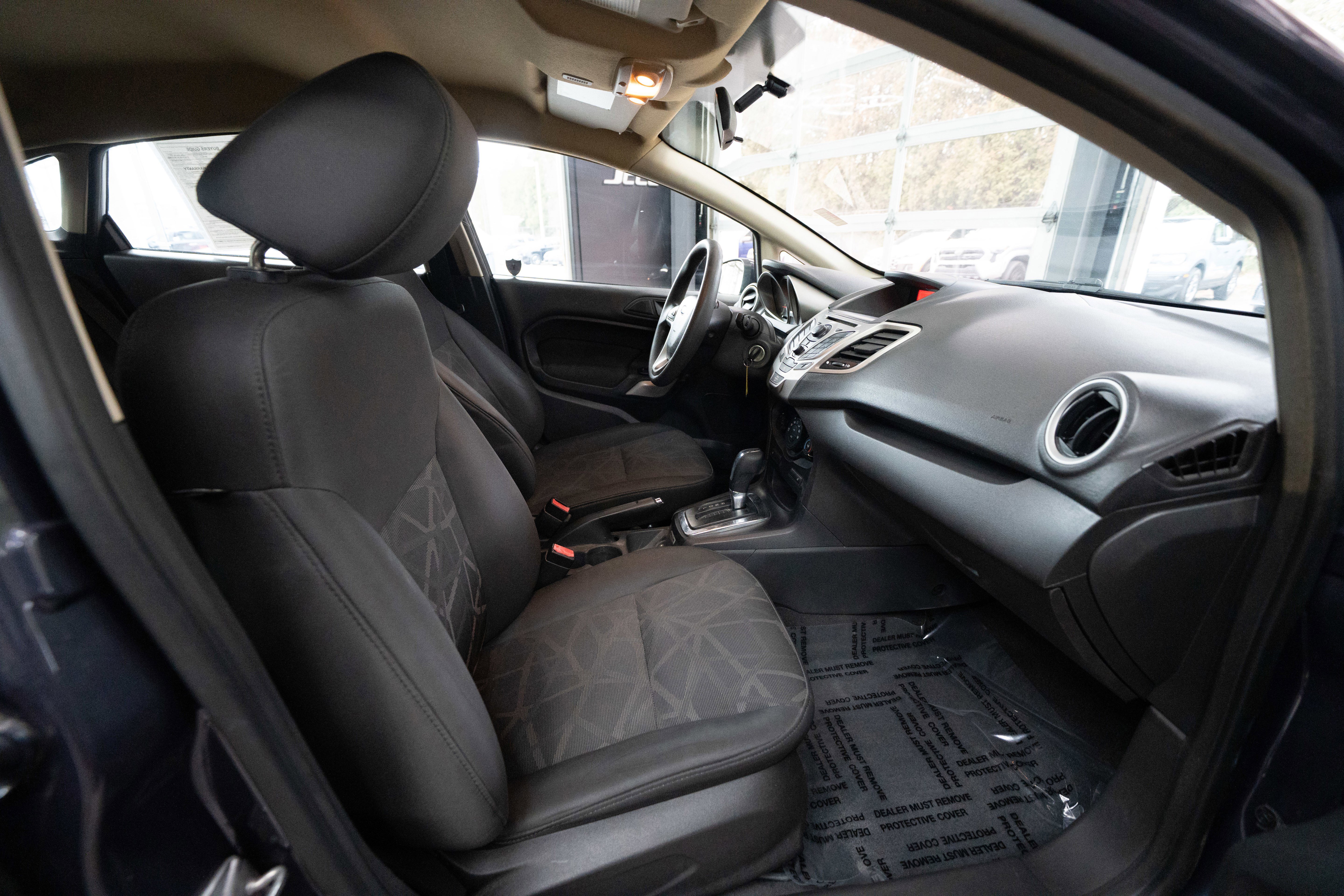 Used 2012 Ford Fiesta SE image 26