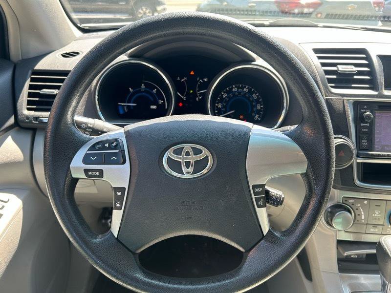 Used 2013 Toyota Highlander 4WD Hybrid image 10