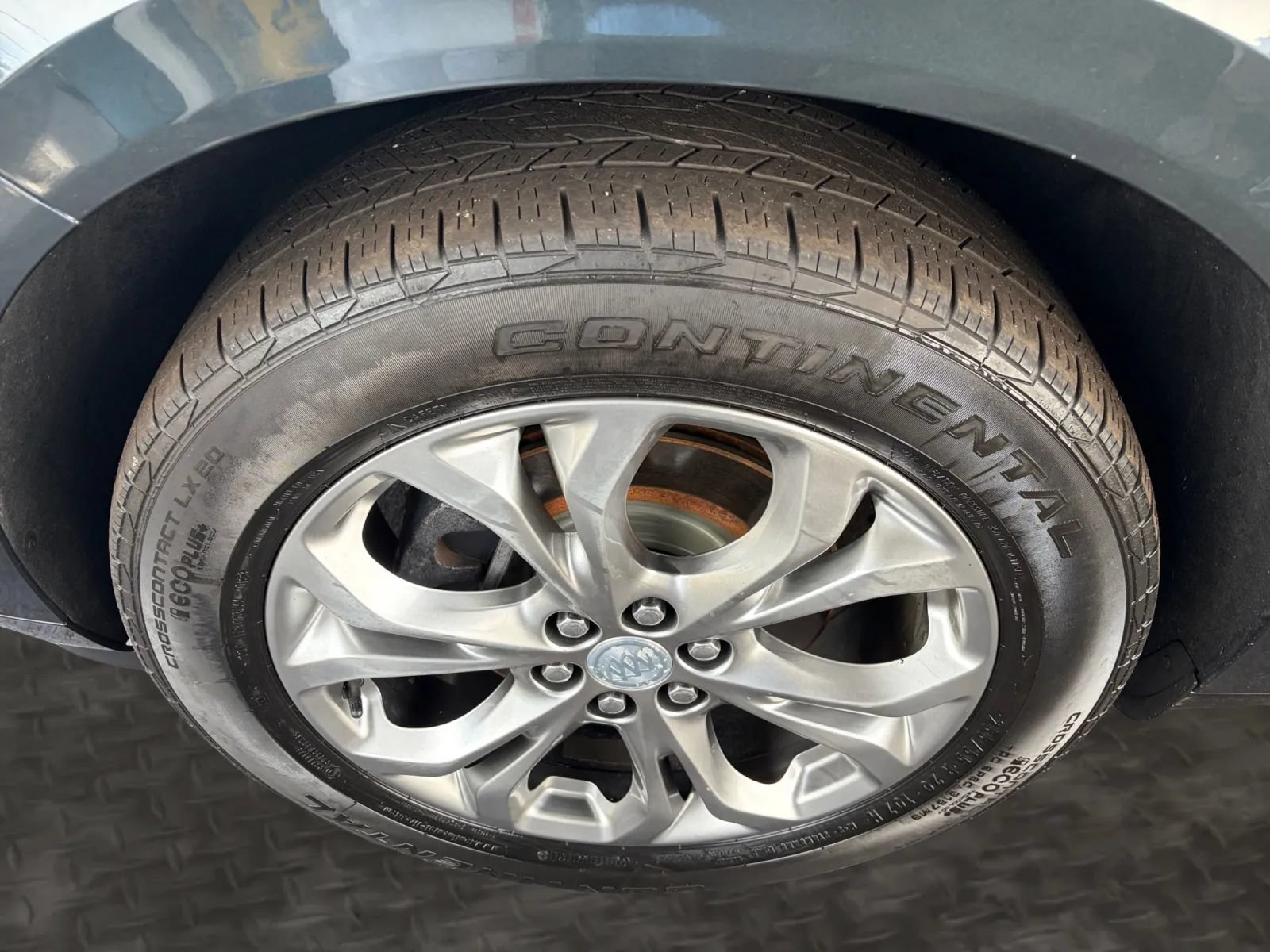 Used 2019 Buick Enclave Avenir w/ Avenir Technology Package AWD/4WD image 39
