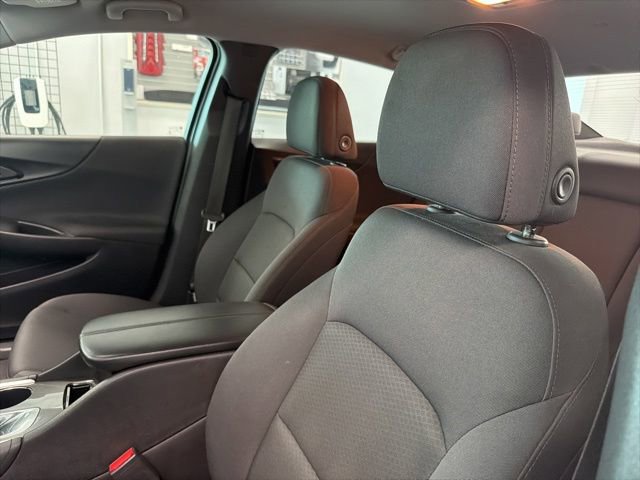 Used 2016 Chevrolet Malibu LT FWD image 14