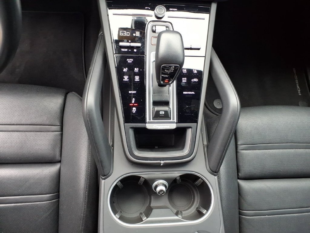 Used 2023 Porsche Cayenne S Platinum AWD/4WD image 32